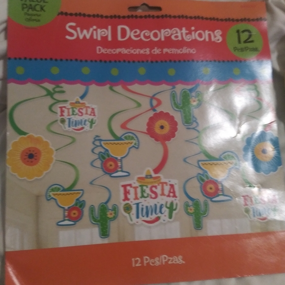 Fiesta decorations - Picture 2 of 6